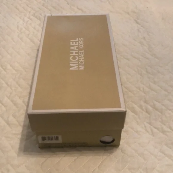 Michael Kors Rover Lux Black patent girls flats, size 2 - Picture 6 of 6